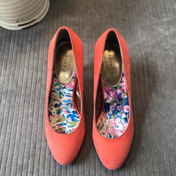 Madden Girl Papaya Color Suede Pumps - Picture 3 of 7